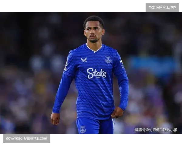 埃弗顿进攻端缺乏支点球员，恩迪亚耶孤立无援难造威胁